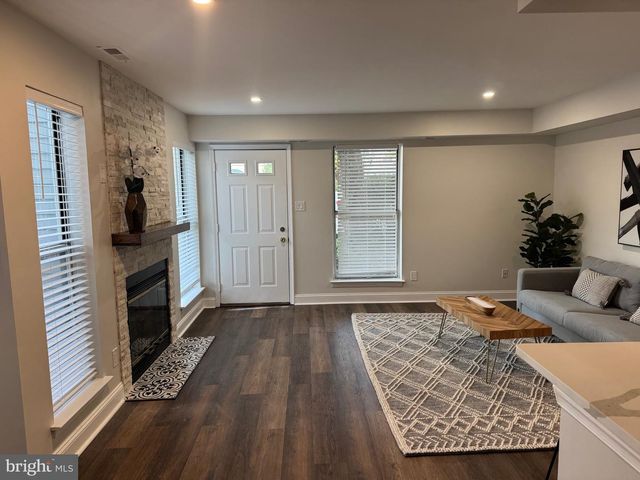 422 PARK PL, Cherry Hill, NJ 08002