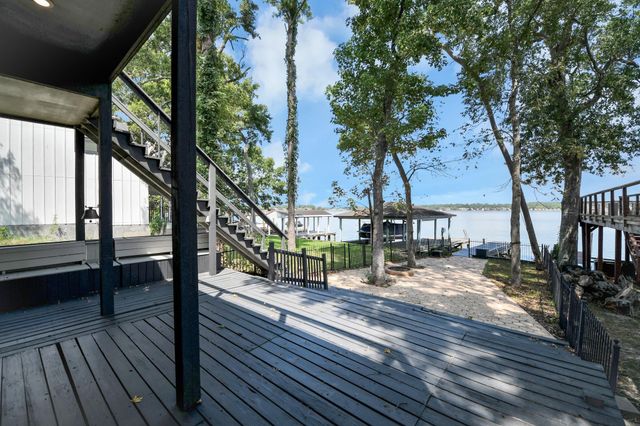854 Lake View Drive, Montgomery, TX 77356