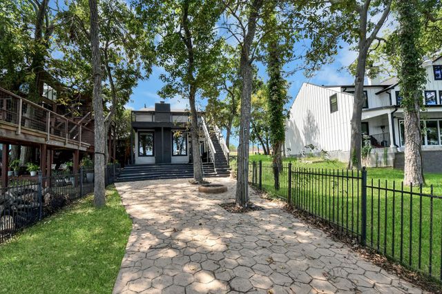 854 Lake View Drive, Montgomery, TX 77356