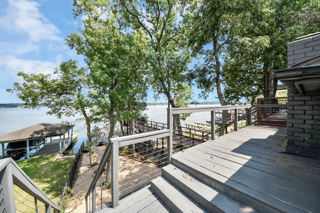 854 Lake View Drive, Montgomery, TX 77356