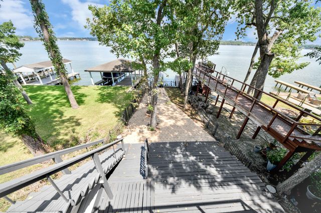 854 Lake View Drive, Montgomery, TX 77356