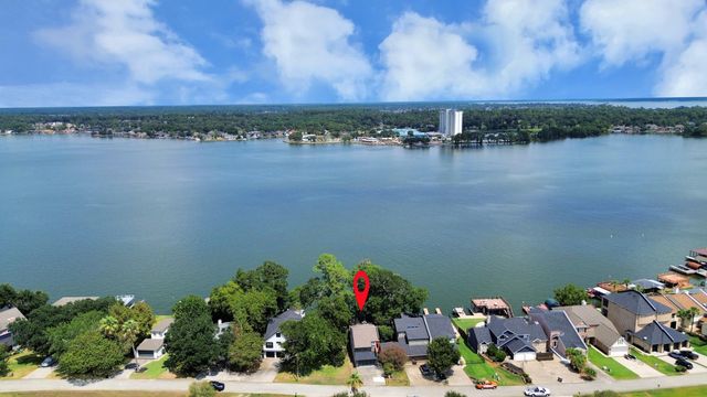 854 Lake View Drive, Montgomery, TX 77356