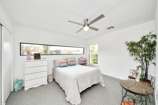 854 Lake View Drive, Montgomery, TX 77356