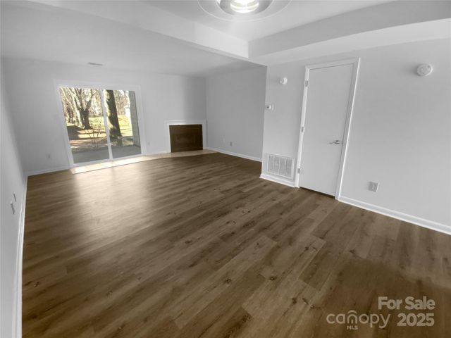 6108 Heath Ridge Court, Charlotte, NC 28210