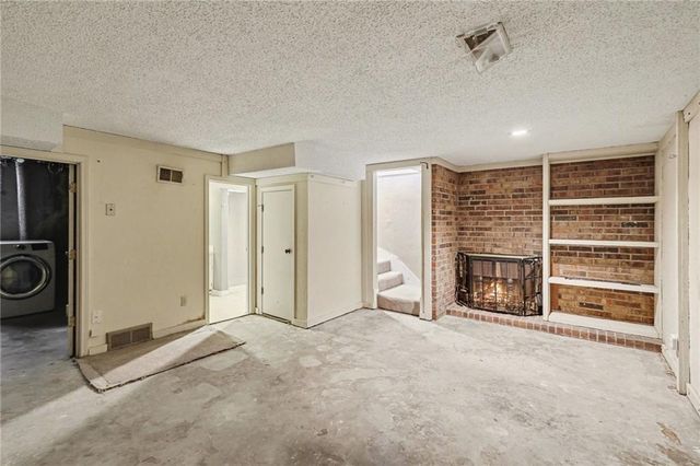 12327 W 79TH Terrace, Lenexa, KS 66215