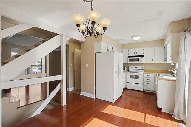 12327 W 79TH Terrace, Lenexa, KS 66215