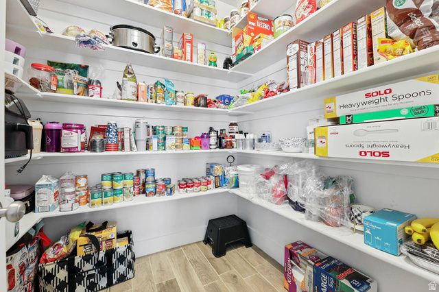 947 ELIZABETH DR, North Salt Lake, UT 84054