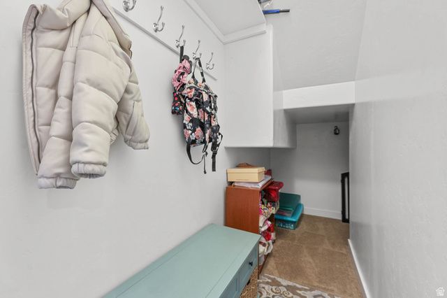 947 ELIZABETH DR, North Salt Lake, UT 84054