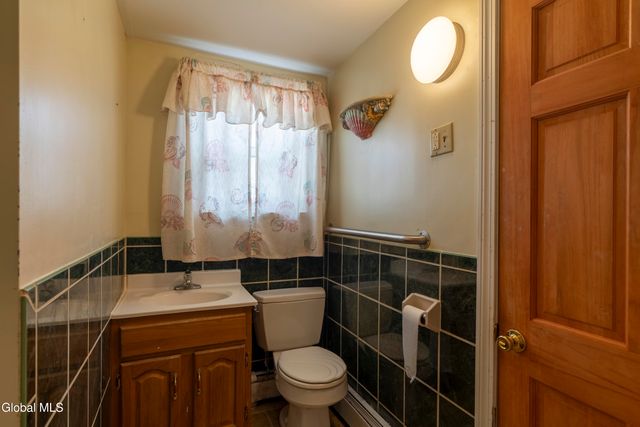 1 Congress Avenue, Saratoga Springs, Inside, NY 12866