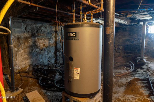 1 Congress Avenue, Saratoga Springs, Inside, NY 12866