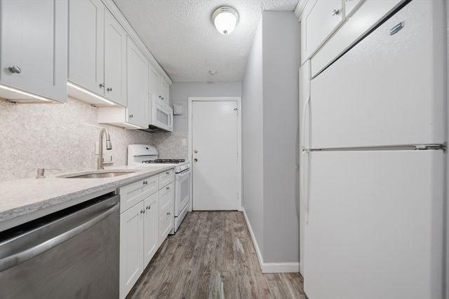 303 Pawtucket Blvd 14, Lowell, MA 01854