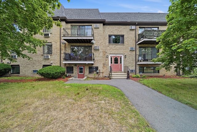 303 Pawtucket Blvd 14, Lowell, MA 01854