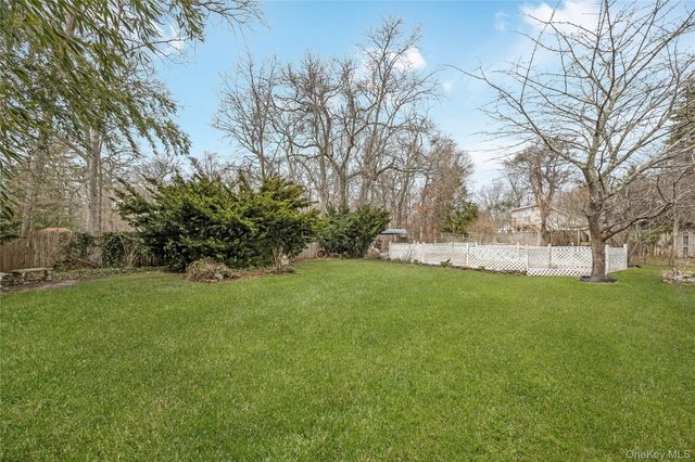 50 Bayview Avenue, East Islip, NY 11730