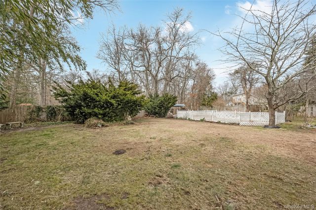 50 Bayview Avenue, East Islip, NY 11730