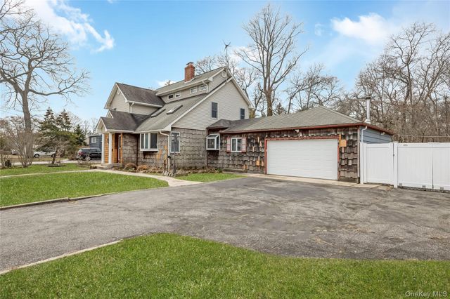 50 Bayview Avenue, East Islip, NY 11730