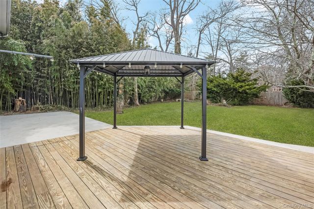 50 Bayview Avenue, East Islip, NY 11730