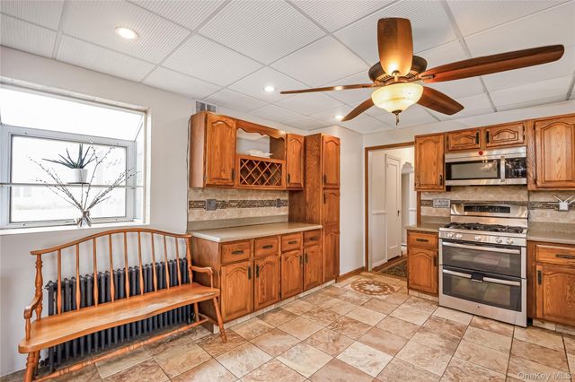 50 Bayview Avenue, East Islip, NY 11730