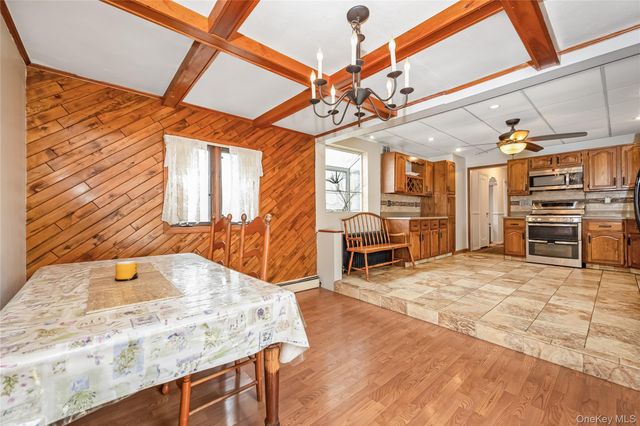 50 Bayview Avenue, East Islip, NY 11730