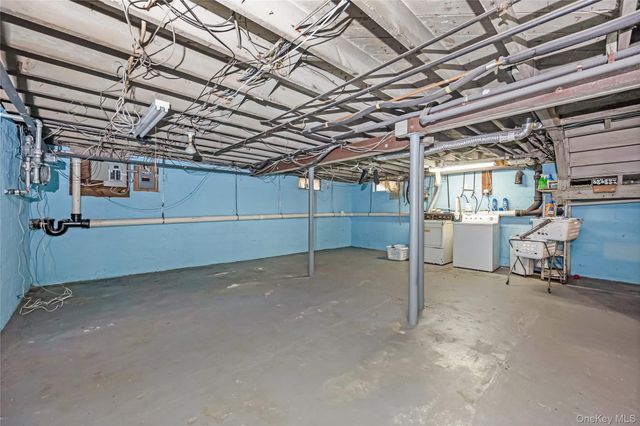 50 Bayview Avenue, East Islip, NY 11730