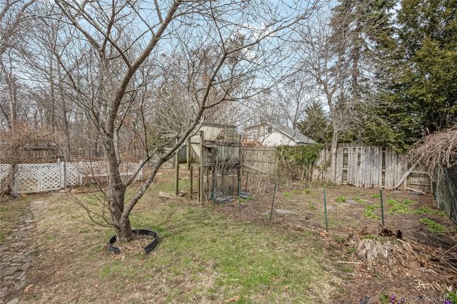 50 Bayview Avenue, East Islip, NY 11730