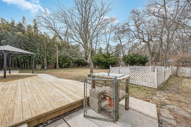 50 Bayview Avenue, East Islip, NY 11730