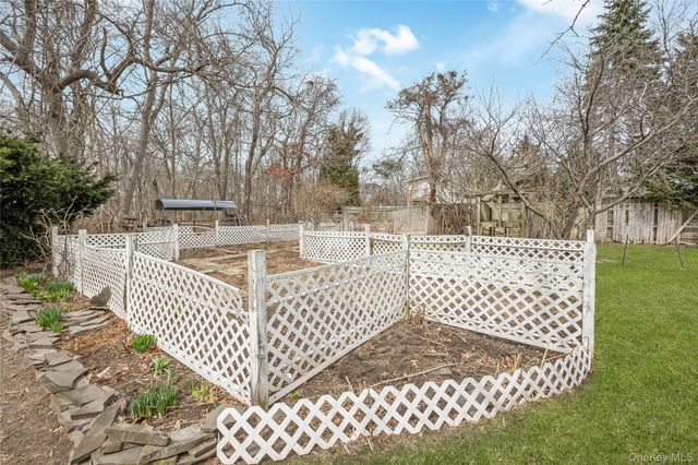 50 Bayview Avenue, East Islip, NY 11730