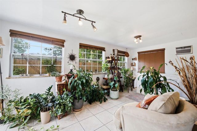 5309 BLACK PINE DRIVE, Tampa, FL 33624