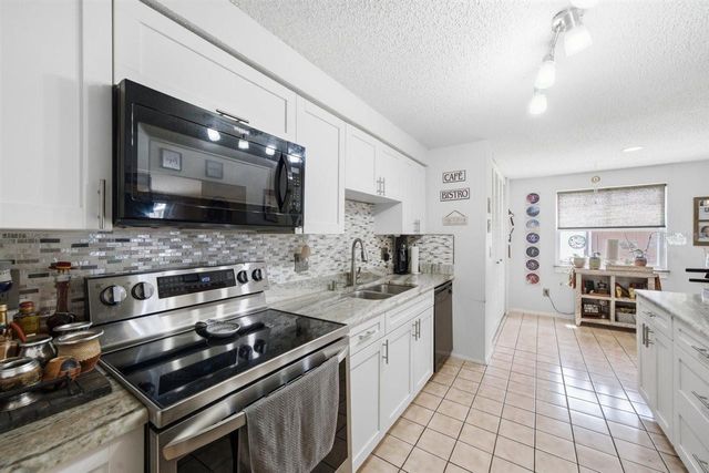 5309 BLACK PINE DRIVE, Tampa, FL 33624