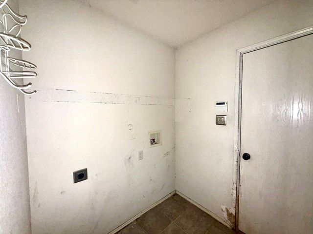 959 Aaron Drive, Burleson, TX 76028