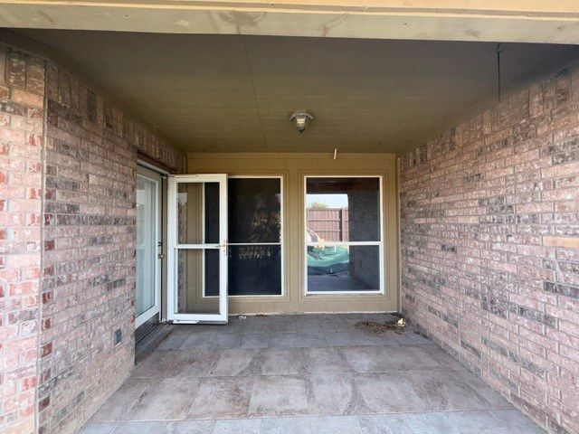 959 Aaron Drive, Burleson, TX 76028