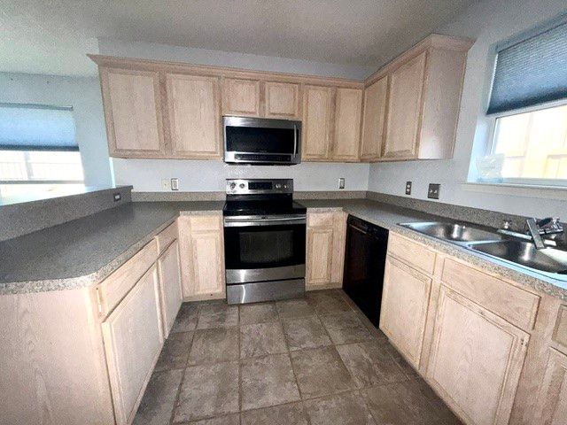 959 Aaron Drive, Burleson, TX 76028