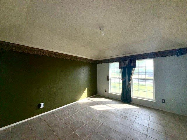 959 Aaron Drive, Burleson, TX 76028