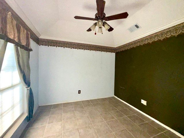 959 Aaron Drive, Burleson, TX 76028