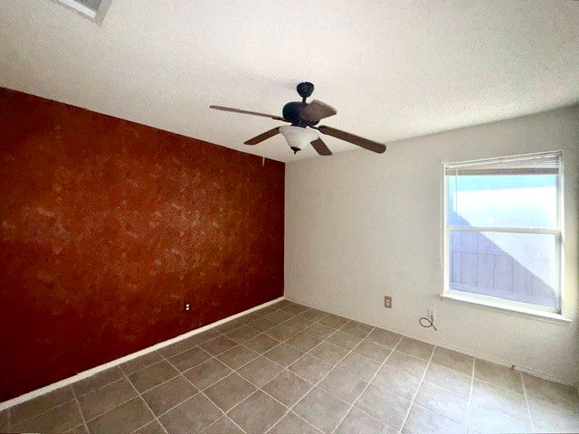 959 Aaron Drive, Burleson, TX 76028