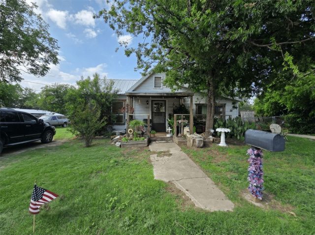 122 W Harris Street, Dublin, TX 76446