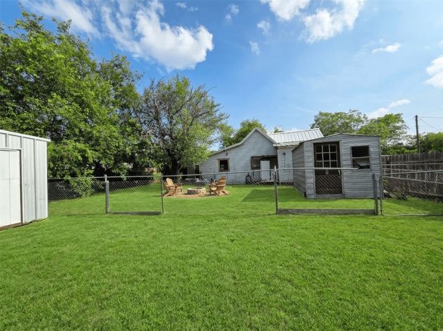 122 W Harris Street, Dublin, TX 76446