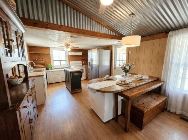 122 W Harris Street, Dublin, TX 76446