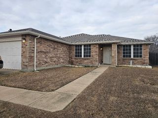 1428 Erin Drive, Burleson, TX 76028