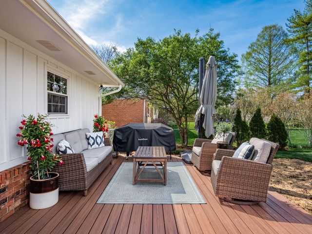 5989 Winstead Road, Columbus, OH 43235