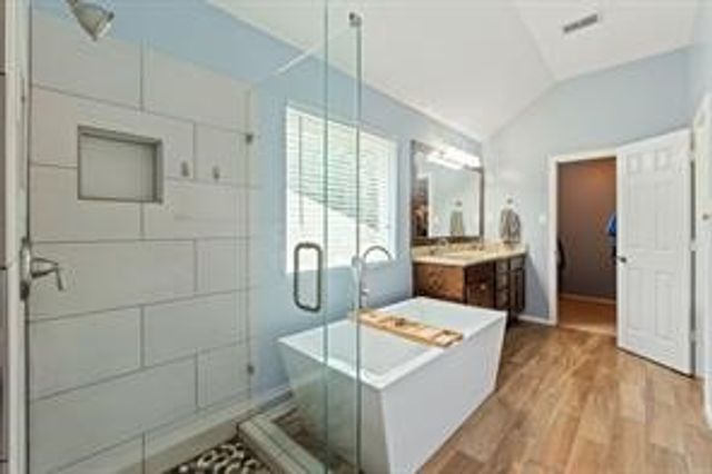 4548 Queenswood Drive, Grand Prairie, TX 75052