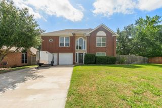 4548 Queenswood Drive, Grand Prairie, TX 75052