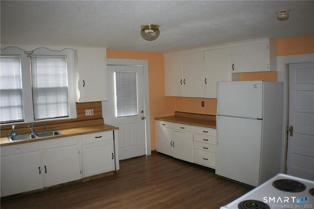 73 Park Avenue, Enfield, CT 06082