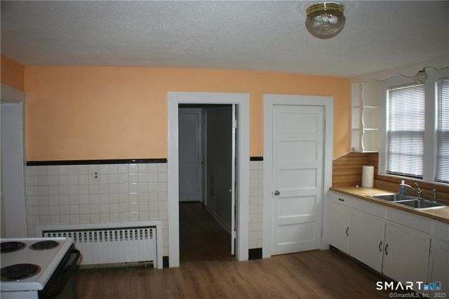 73 Park Avenue, Enfield, CT 06082
