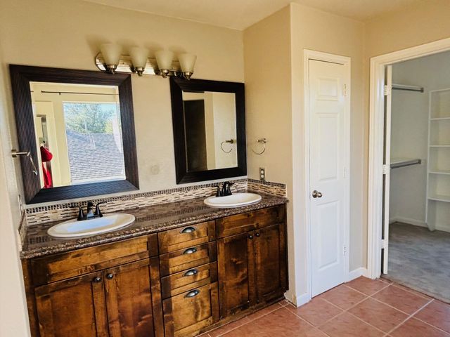 714 Adler Falls LN, Round Rock, TX 78665