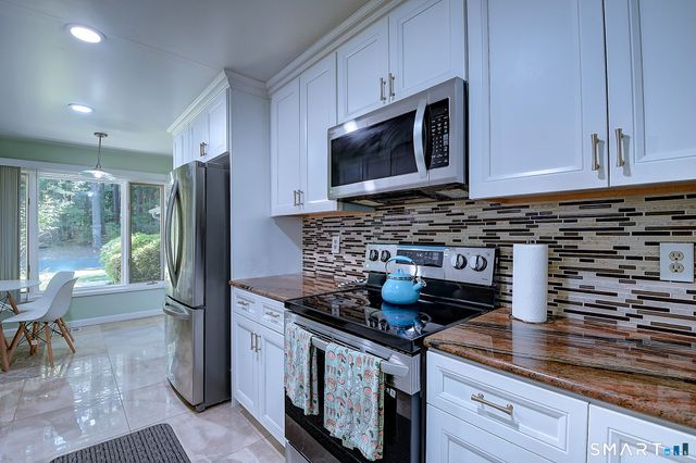 6 Spyglass Drive 6, Avon, CT 06001
