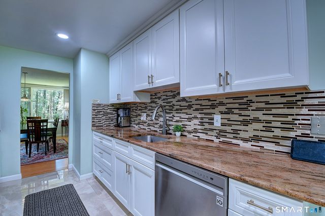 6 Spyglass Drive 6, Avon, CT 06001
