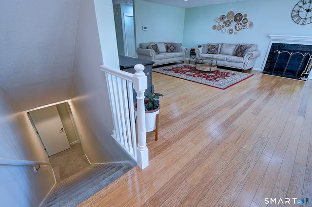6 Spyglass Drive 6, Avon, CT 06001