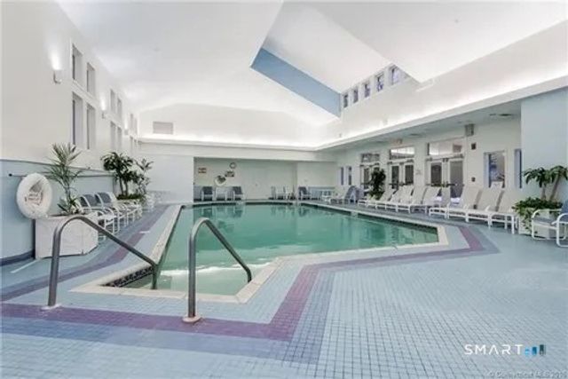 6 Spyglass Drive 6, Avon, CT 06001
