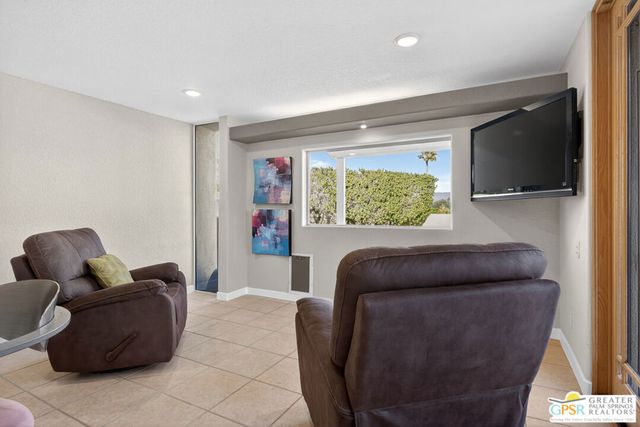 2622 N Girasol Avenue, Palm Springs, CA 92262