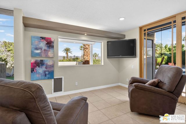 2622 N Girasol Avenue, Palm Springs, CA 92262